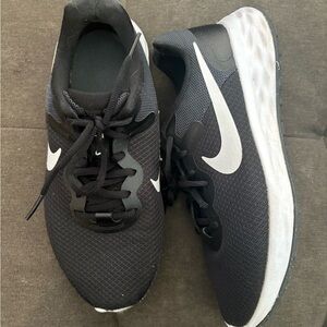 Nike Black Sneakers Womens size 8.5 Wide